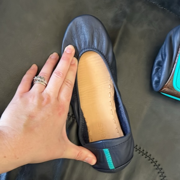 NWOT Tieks California Navy Flats - Picture 5 of 8